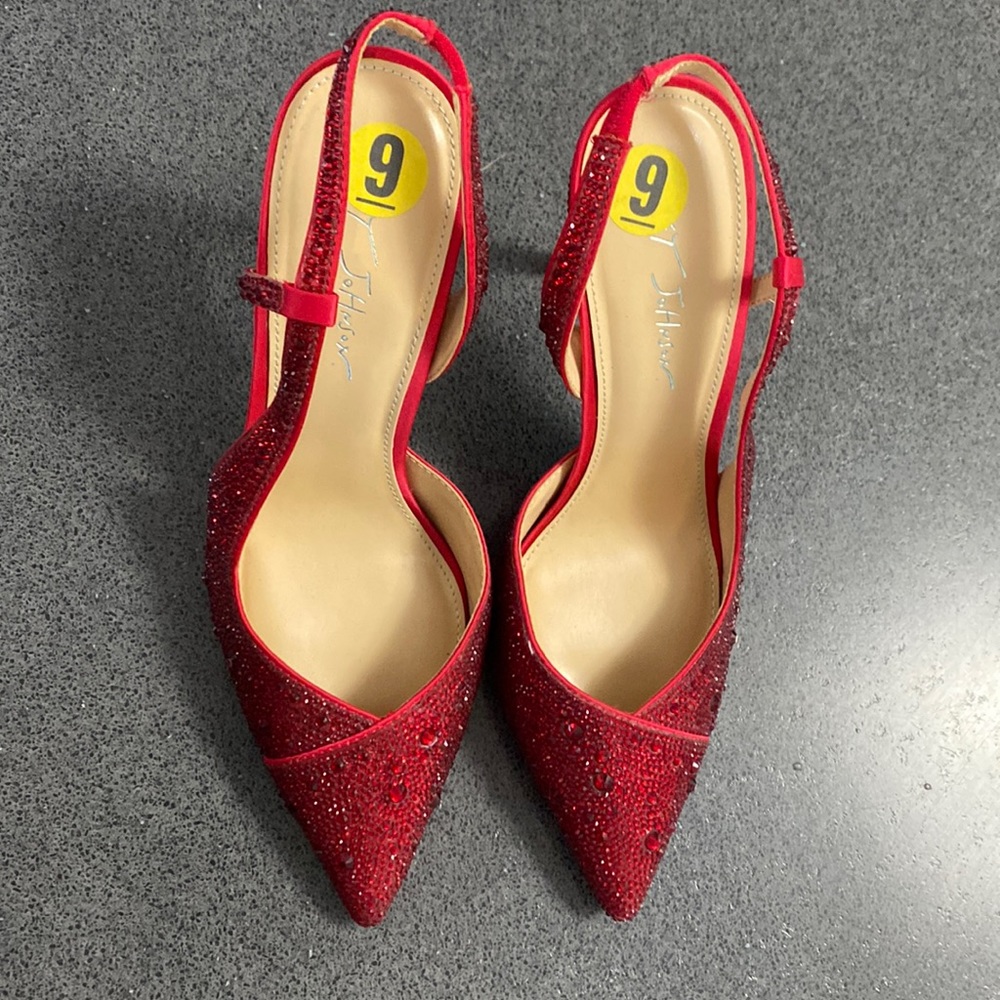 Betsy Johnson Pump